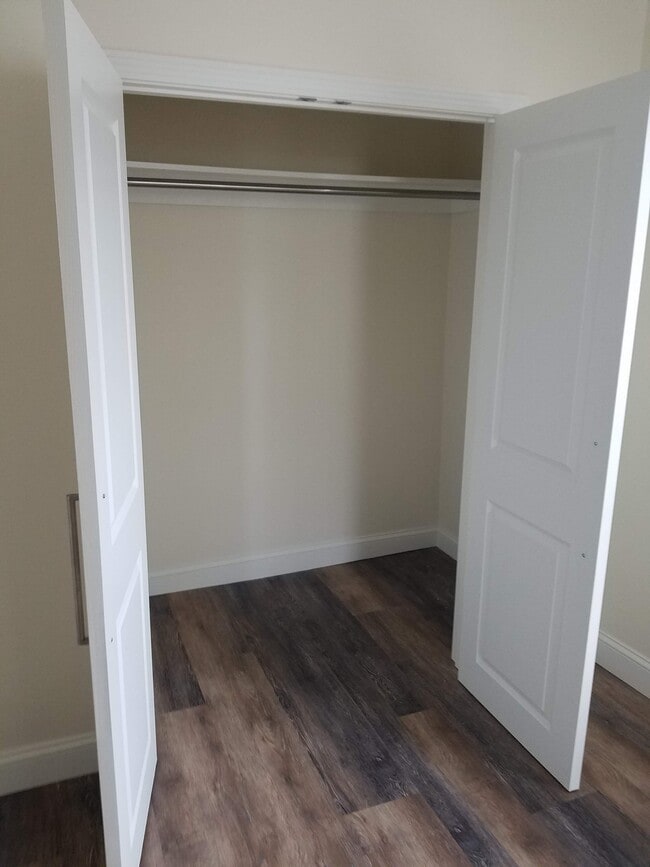 Building Photo - 1 Main St