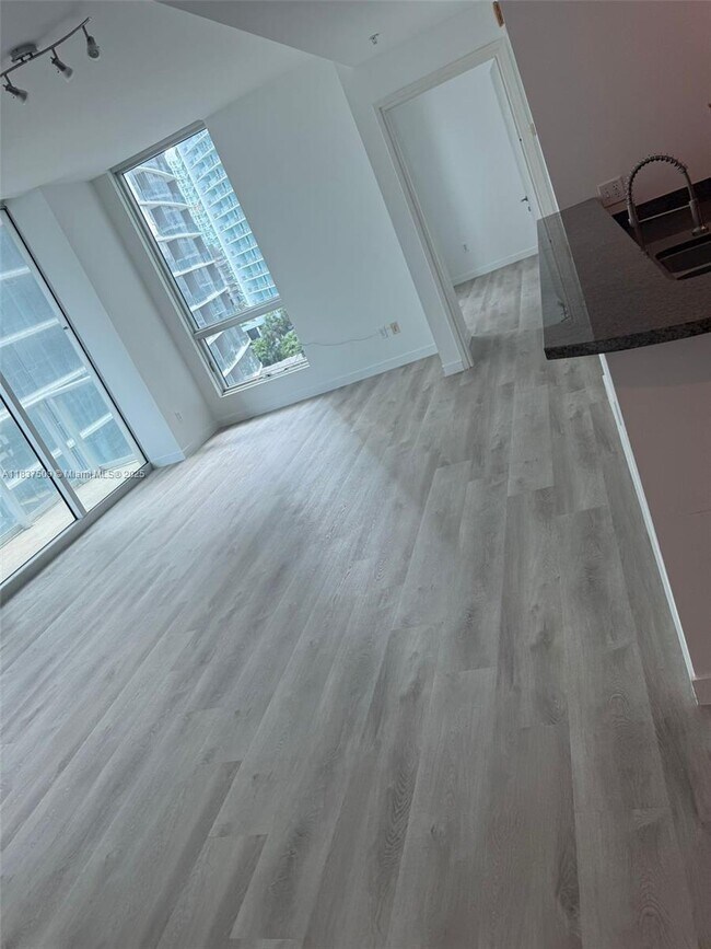 Building Photo - 300 S Biscayne Blvd