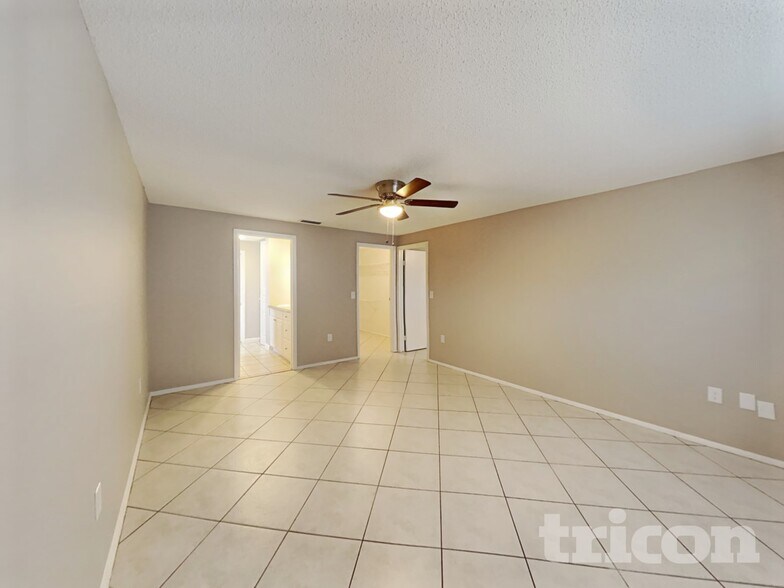 Building Photo - 6101 37th Ave W