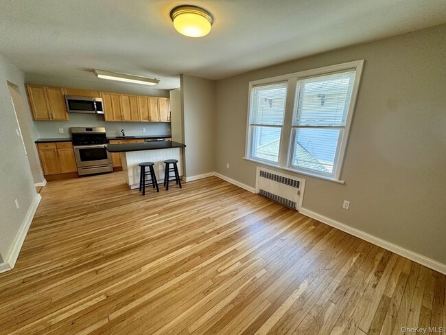 Building Photo - 507 Laurelton Blvd