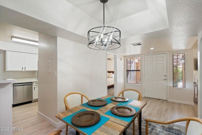 Building Photo - 8787 E Mountain View Rd