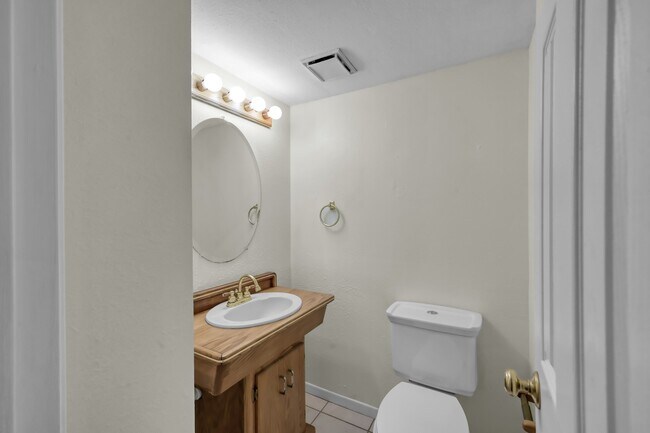 Building Photo - 26 Willowwood Cir