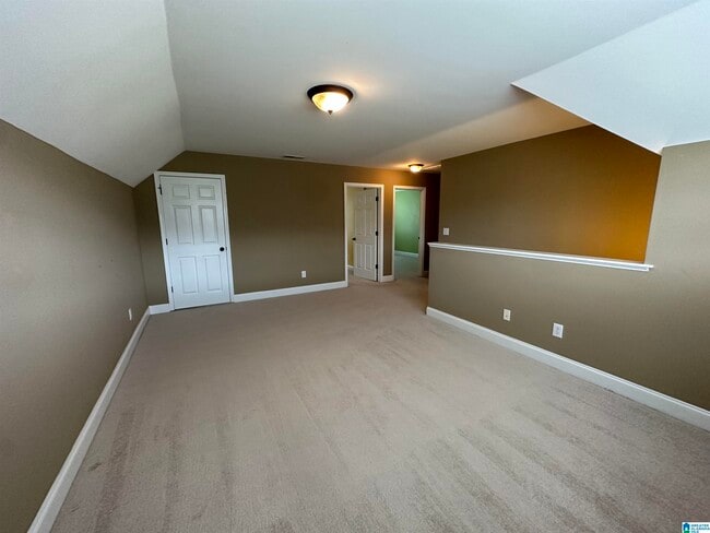 Building Photo - 277 Creekside Ln