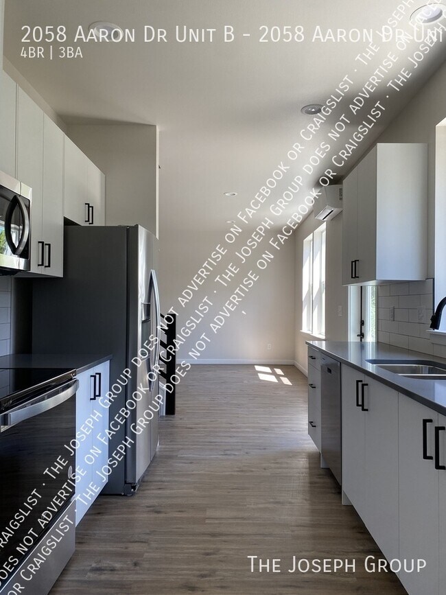 Building Photo - 2058 Aaron Dr