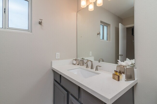 Building Photo - 9315 E Aster Dr