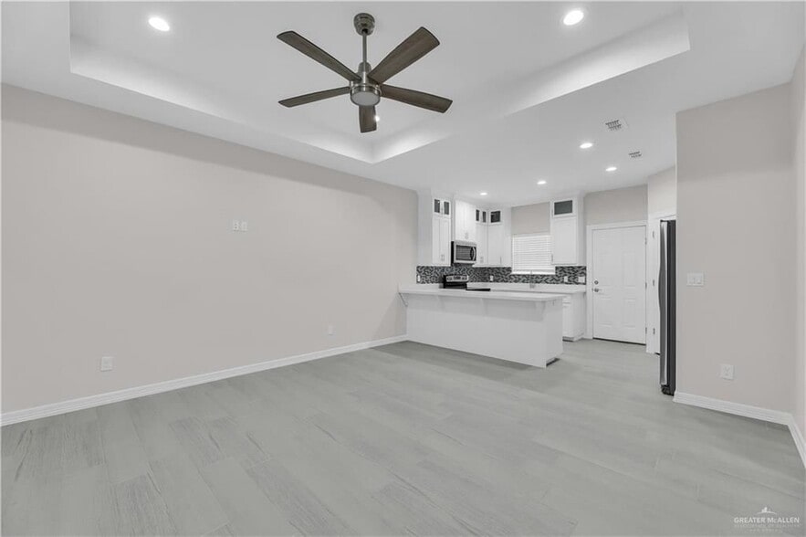 Kitchen & family room2 - 1602 Playa Dr