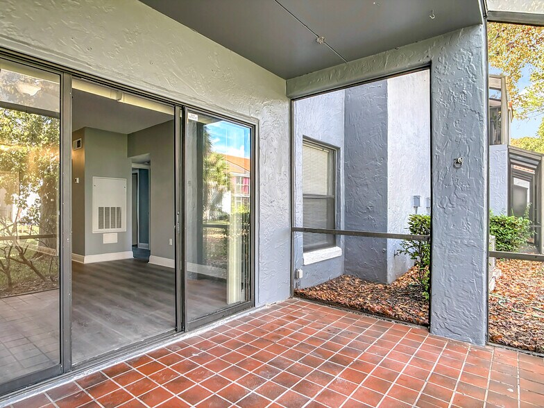 Building Photo - 4711 Capri Plz