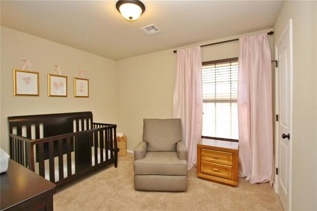 Building Photo - Gorgeous Home in Heritage Oaks with All Ap...
