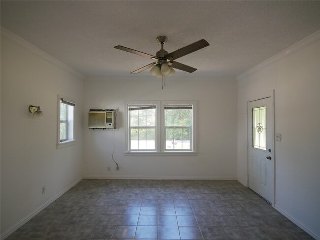 Building Photo - 6124 Goforth St