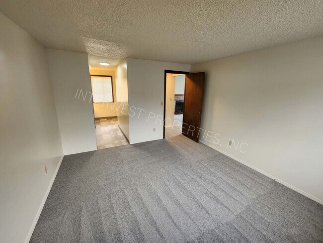 Building Photo - *1/2 OFF 1ST MONTH'S RENT PROMO* 3 Bd that Features Master on the Main with Fenced Yard, 2 Car Ga...