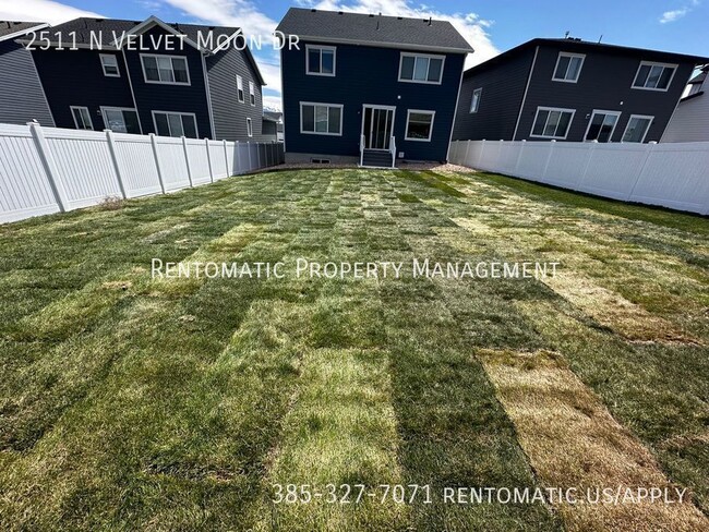 Building Photo - 2511 N Velvet Moon Dr