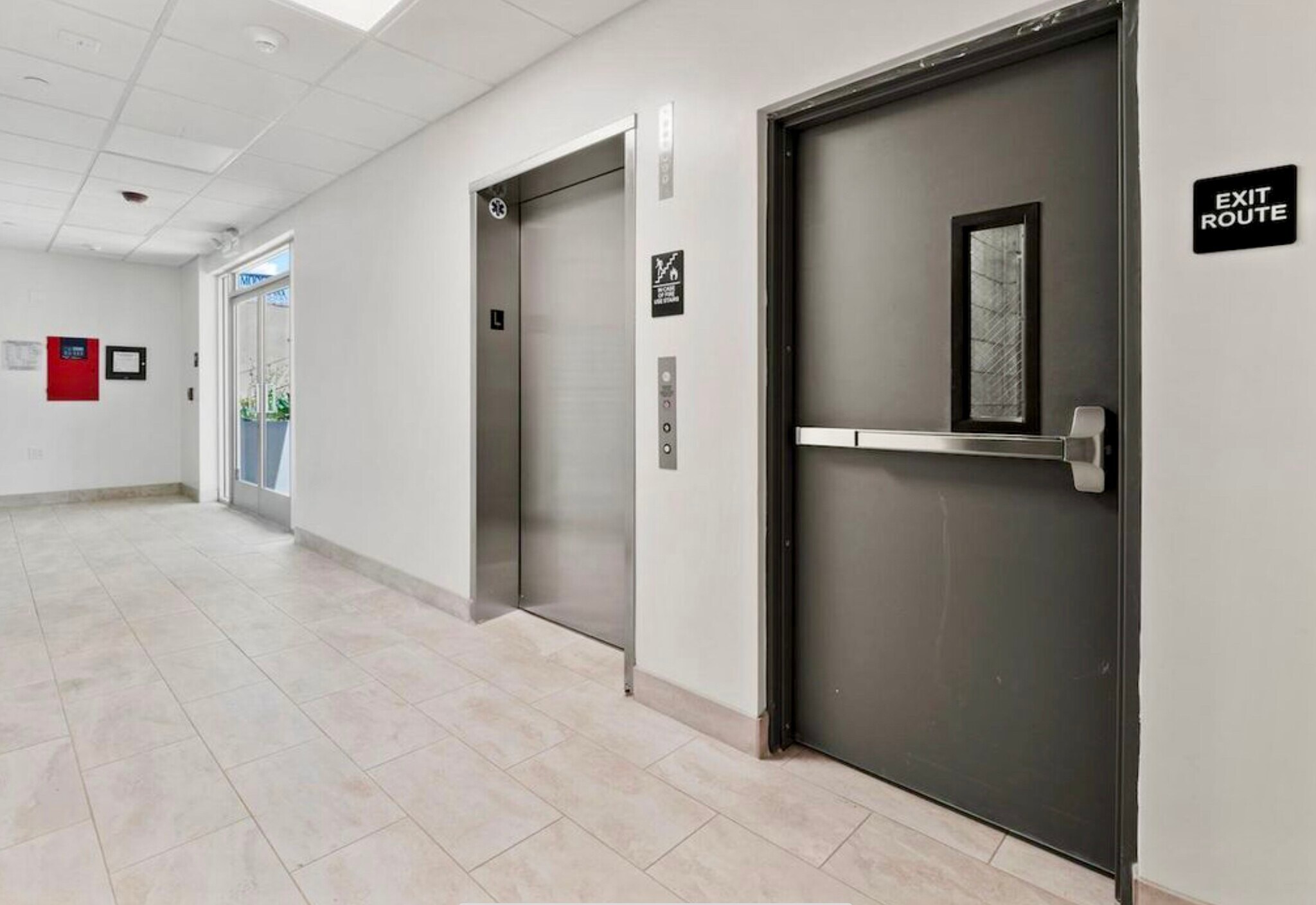 Building Photo - 5222 Vantage Ave