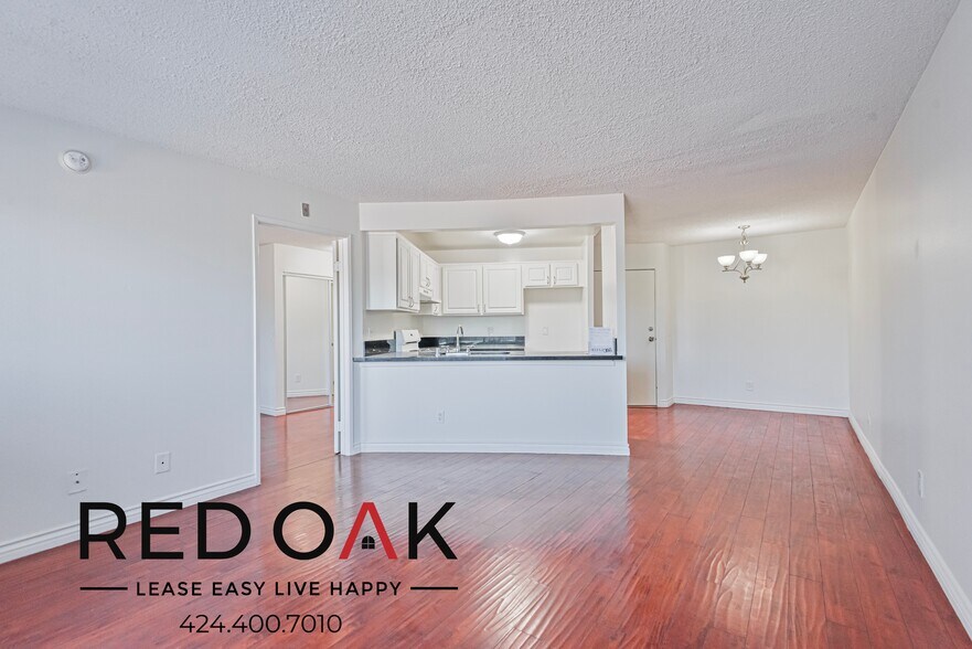 Building Photo - 6660 Vineland Ave