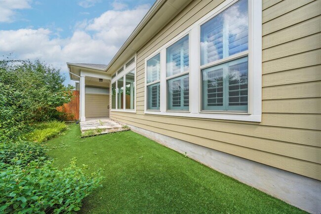 Building Photo - 5820 Harper Park Dr