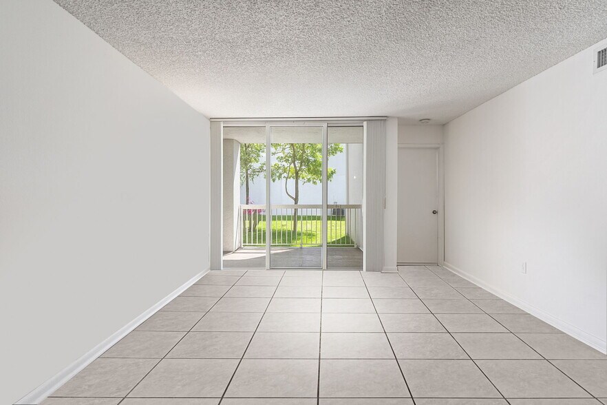 Building Photo - 9766 NW 47th Ter