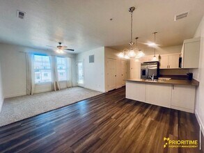 Building Photo - 13713 S Hanley Ln