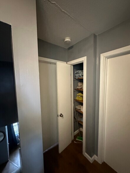 Building Photo - 804 Mill Pond Rd