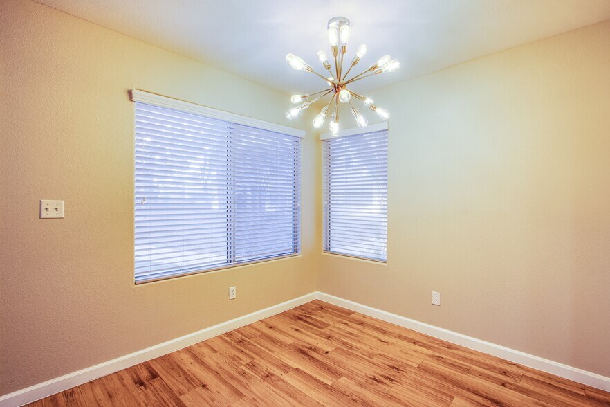 Building Photo - 3054 Tarpon Dr