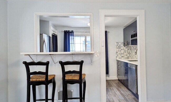 Building Photo - 81 Knox Ave