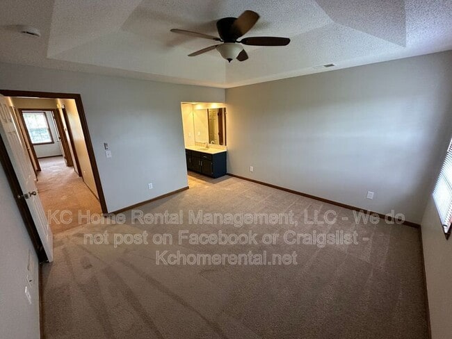 Building Photo - 6633 W 151st Pl