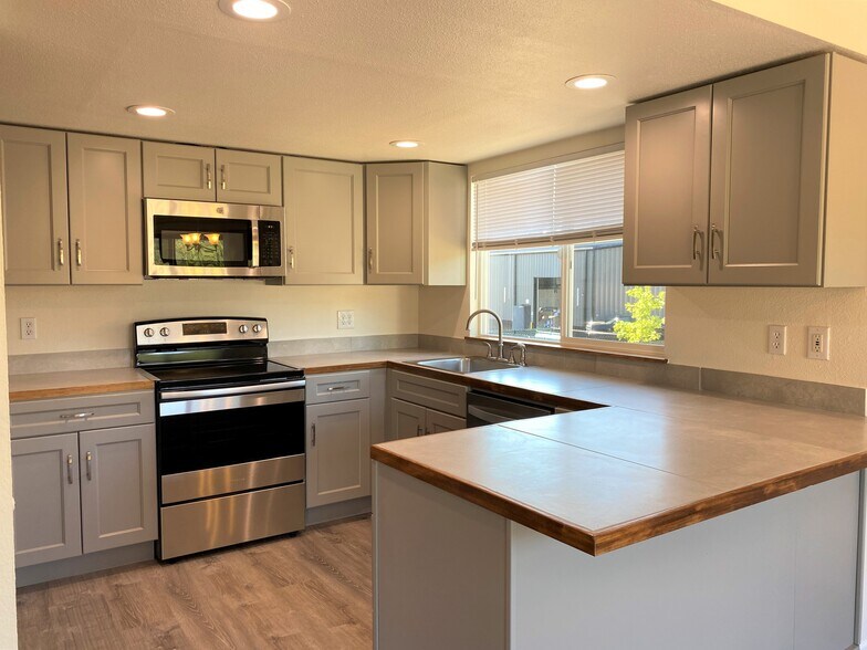 Lots of counter space - 5517 108th Avenue Ct E