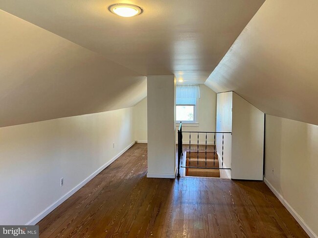 Building Photo - 9 NE 7th St