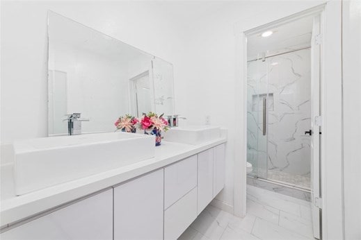 Building Photo - 15214 La Mancha Dr