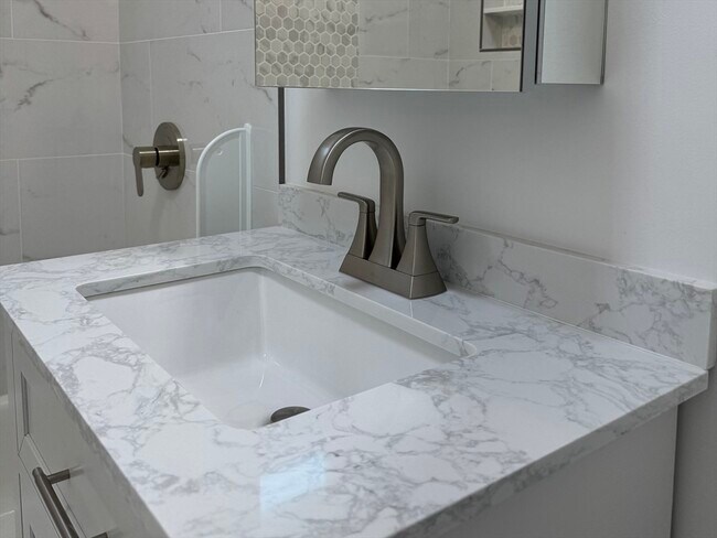 Building Photo - 630 Metropolitan Ave