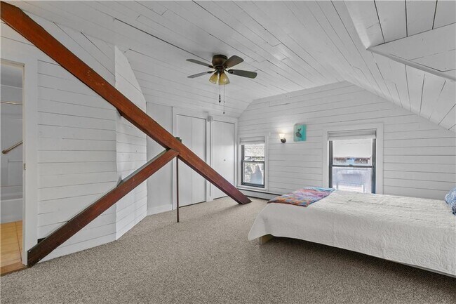 Building Photo - 167 Coggeshall Ave