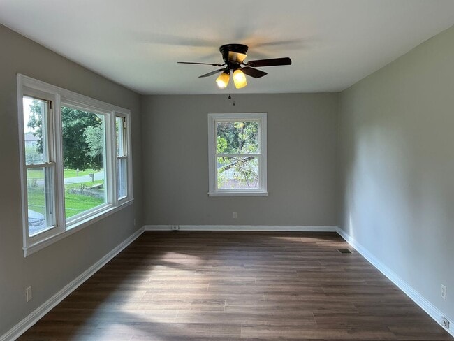 Building Photo - 415 Gary Hills Dr