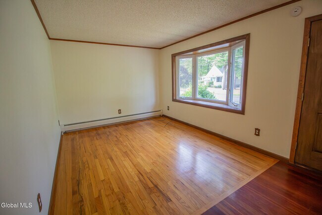 Building Photo - 50 New Shaker Rd