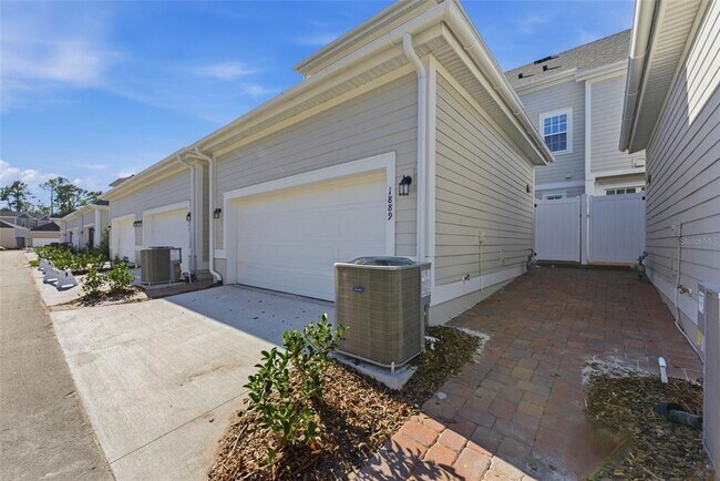 Building Photo - 1889 Seawall Wy