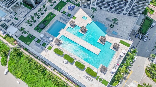 Building Photo - 1830 S Ocean Dr