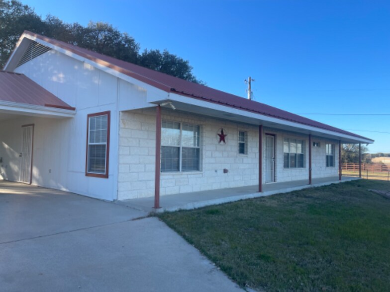 Building Photo - 3656 FM 2657