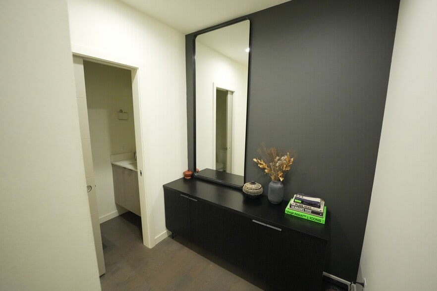 Building Photo - 2064 SW Charlestown St