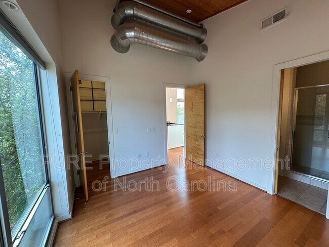 Building Photo - 2116 McClintock Rd