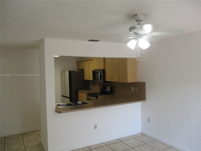 Building Photo - 10832 SW 72nd St