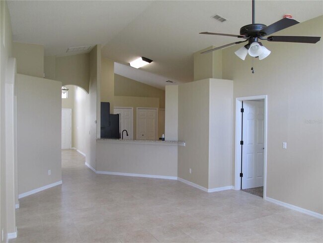 Building Photo - 1524 Maximilian Dr