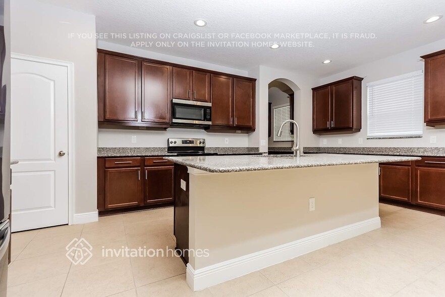 Building Photo - 7026 Old Benton Dr