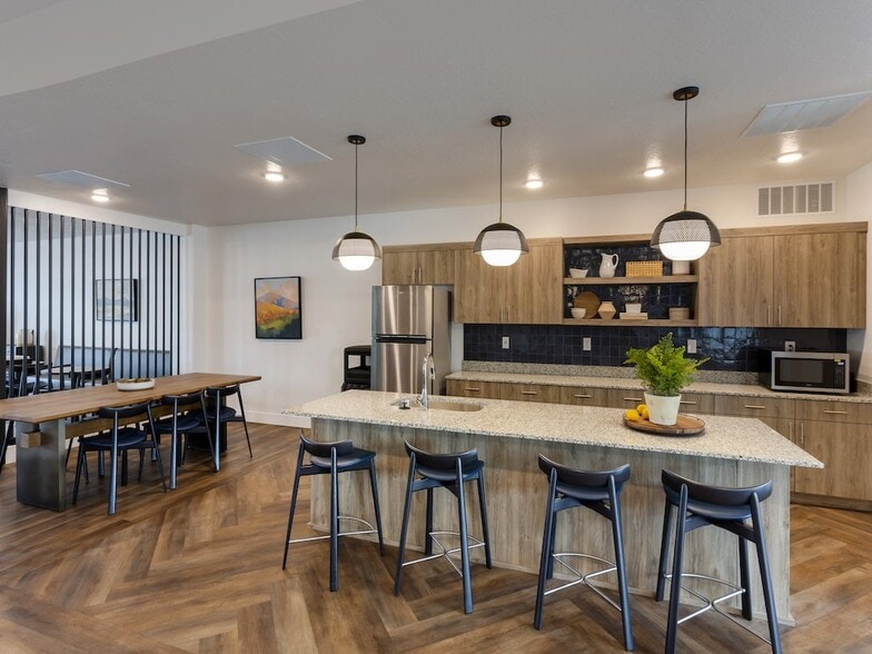 Primary Photo - Matheson Apartments