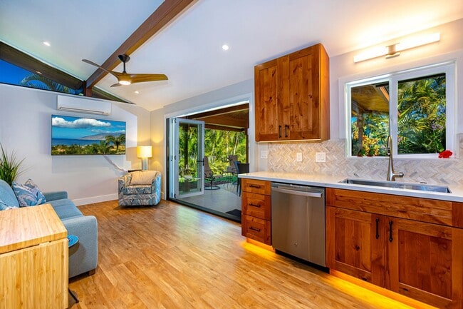 Building Photo - Brand New Tropical Private Maui Meadows Cottage Ocean View and Pool - Utilities Included