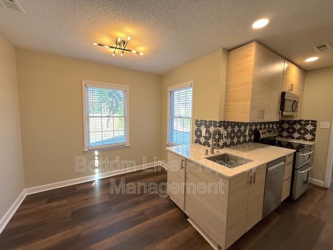 Building Photo - 6401 Currywood Pl