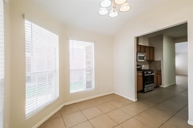 Building Photo - 15527 Fir Woods Ln