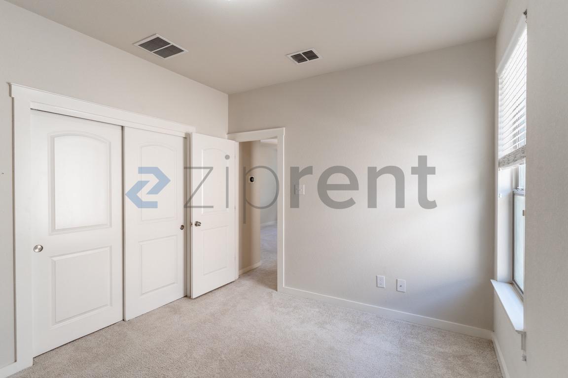 Building Photo - Unit 28