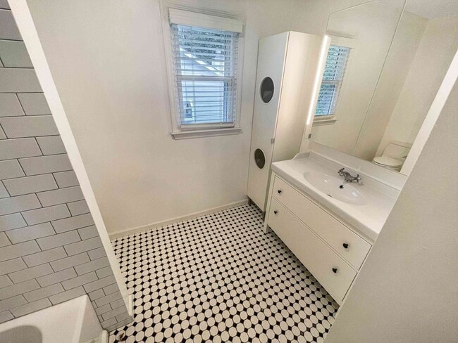Building Photo - East Cobb - 3BR/2BA - Walton HS