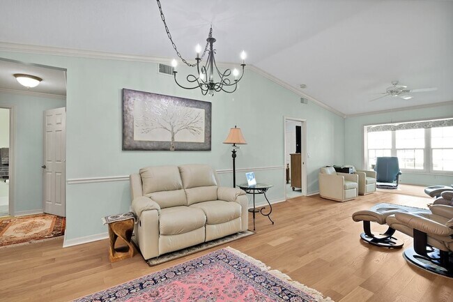 Building Photo - 830 Lake Orchid Cir