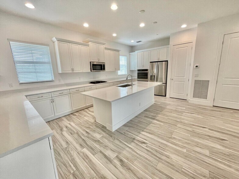 Building Photo - 5412 Watts Ter
