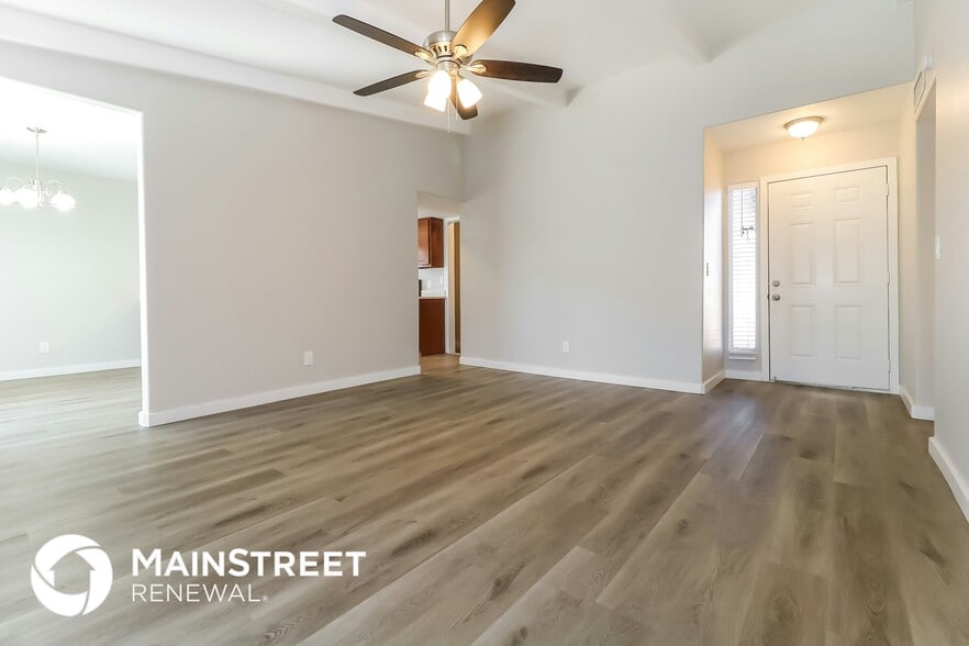 Building Photo - 7527 W Elm St