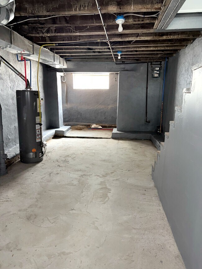 Building Photo - 1520 S Myrtlewood St