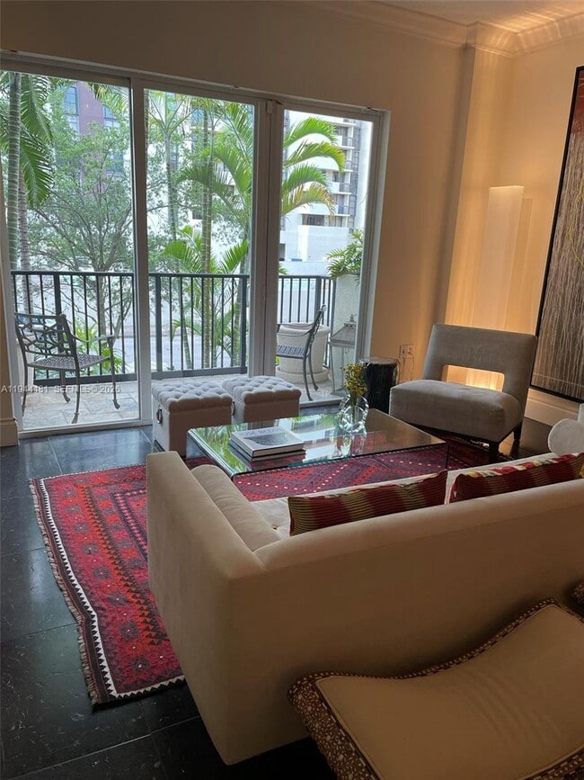 Building Photo - 650 Valencia Ave